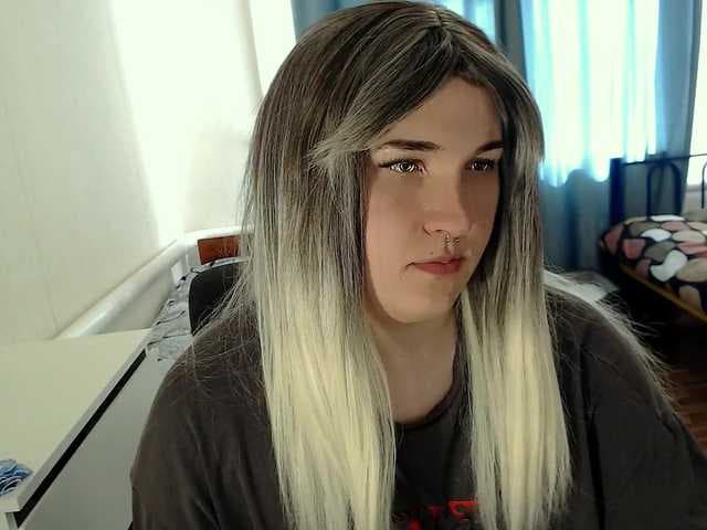 EvaMiron live cam