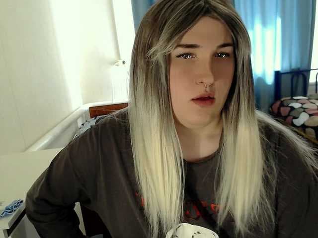 EvaMiron live cam