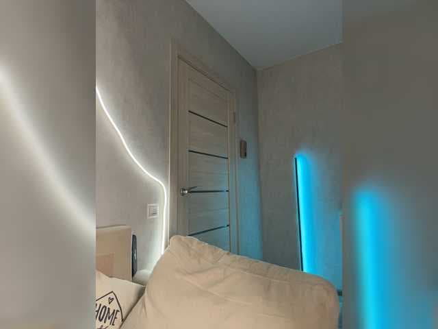 Mila-m live cam
