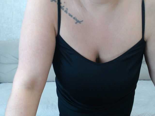 JenniferTheChic live cam
