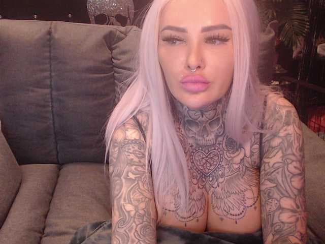 MilaElaine live cam