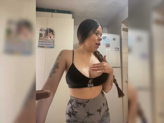 erika18love live cam on BongaCams