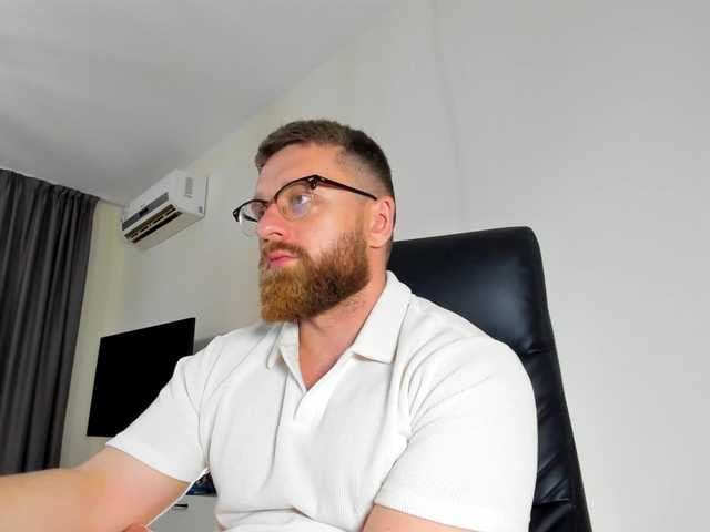 FindomGuy live cam