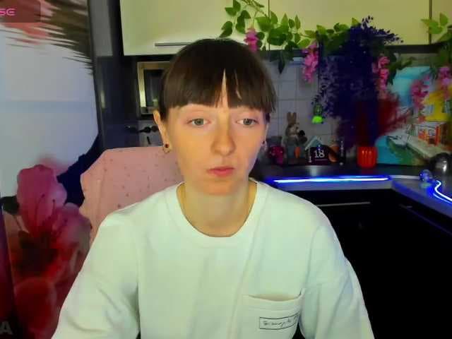 KathelinBrik live cam