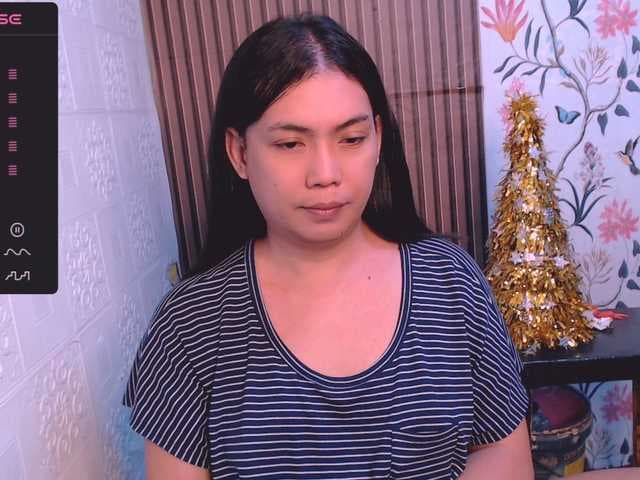 QueenAnika live cam