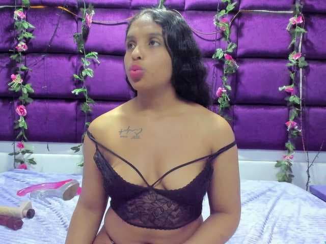 SquirtDirty live cam