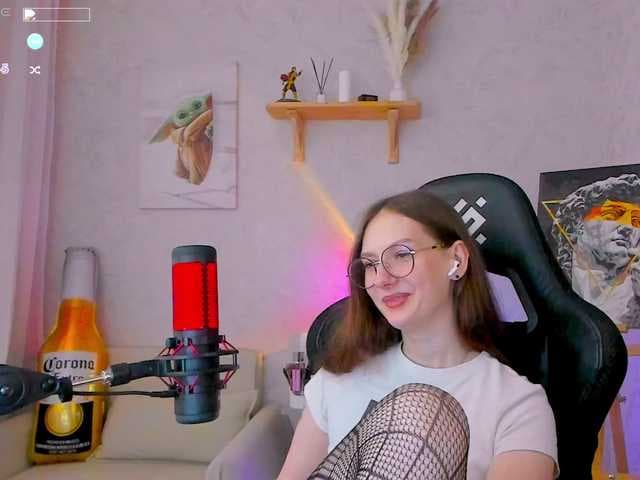 KiraRumGirl live cam