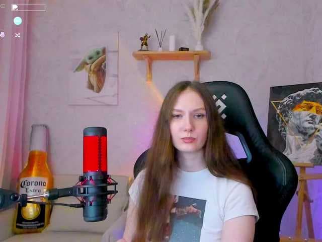 KiraRumGirl live cam