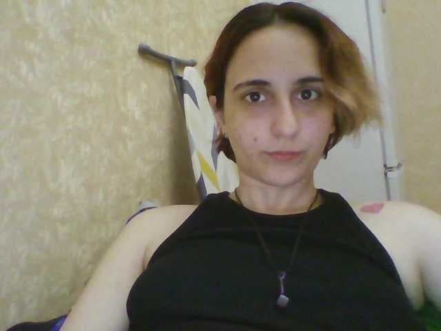 Hotredhead01 live cam