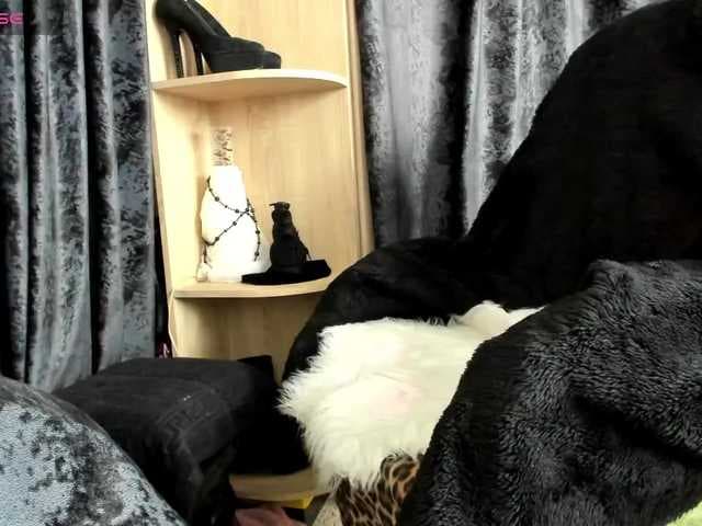 Squirrel-on-the-Bong live cam on BongaCams