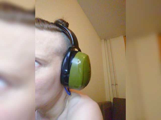 Magretta_Dering live cam