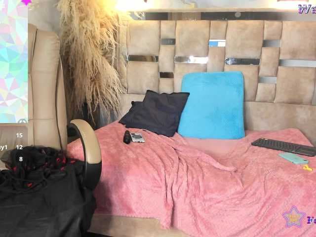 Danielaa-a live cam on BongaCams