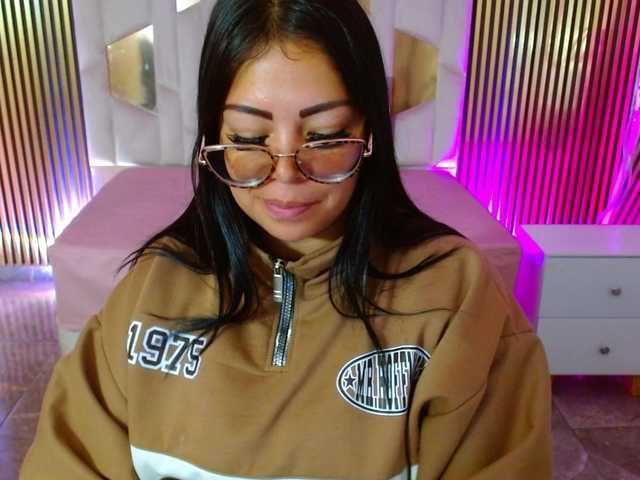 martina-tay live cam