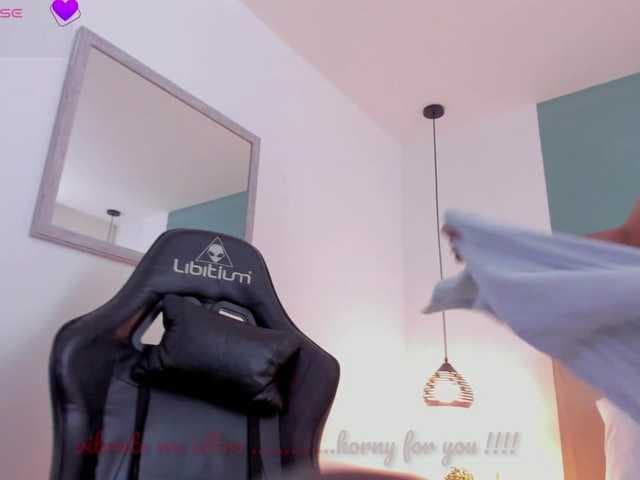 lucy-blue28 live cam
