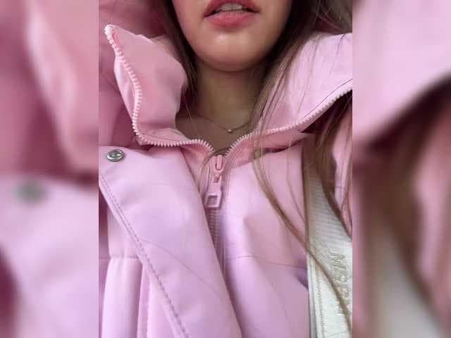 VikkiExtraCheese live cam