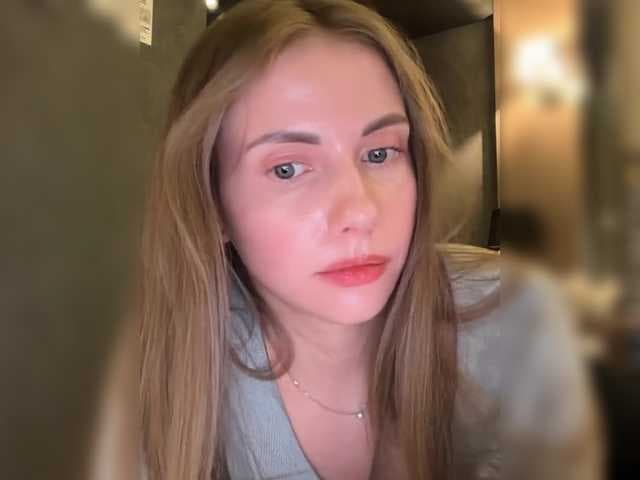 VikkiExtraCheese live cam