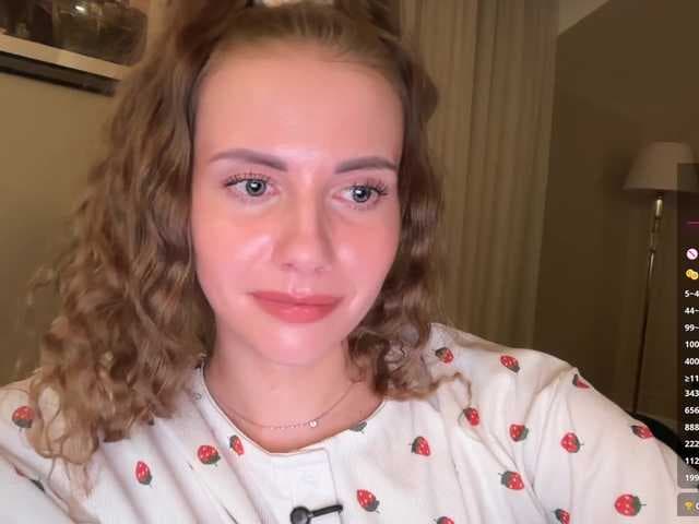 VikkiExtraCheese live cam