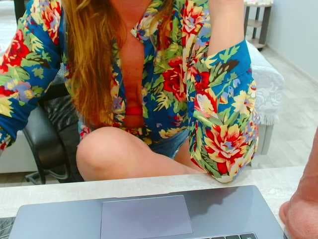 JuicyGloss live cam