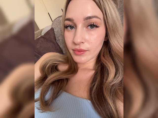 VictoriaBix live cam