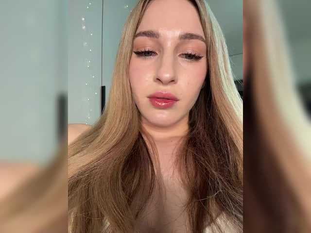VictoriaBix live cam