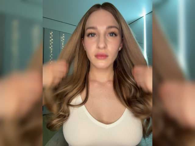 VictoriaBix live cam