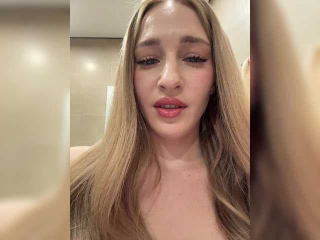 VictoriaBix live cam