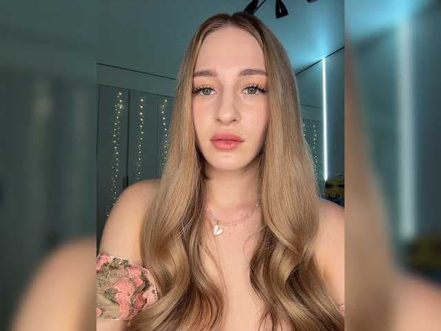VictoriaBix live cam