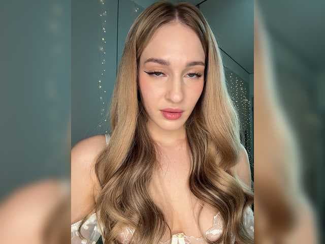 VictoriaBix live cam