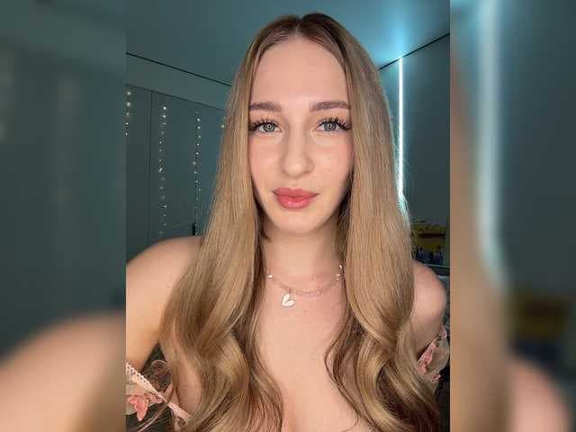 VictoriaBix live cam
