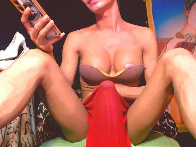 Slut_Selfsucker_ts live cam