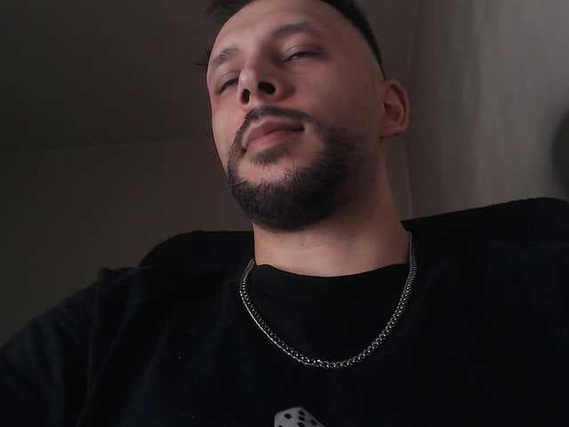Henryaxe live cam