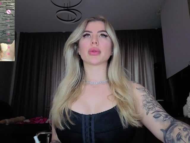 Megan-Ros live cam