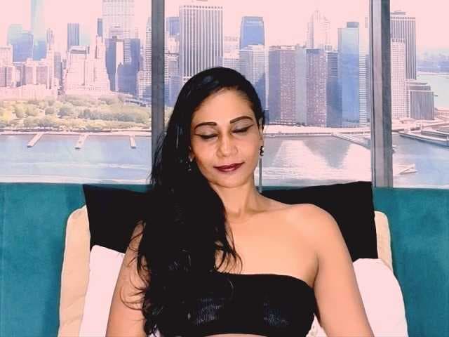 ErroticStarr live cam