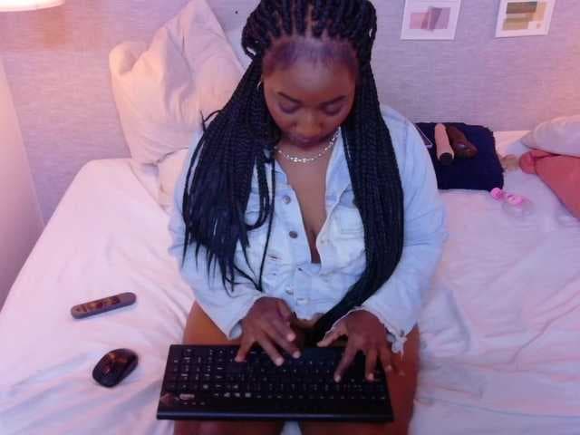 kiara-evanss live cam