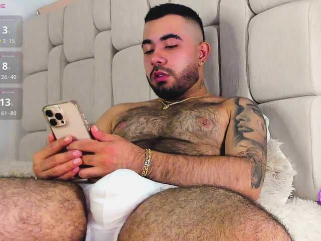 Sweetbabyman2 live cam on BongaCams