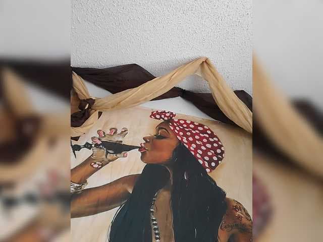 QueenAnitaDix live cam