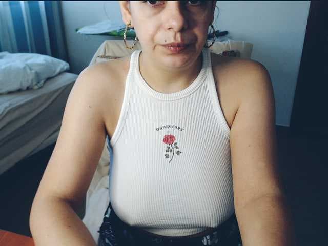 GiuliaHotXXX1 live cam