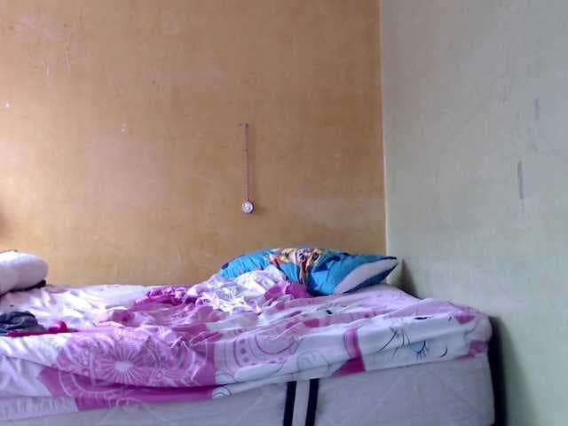 mia-naughty live cam