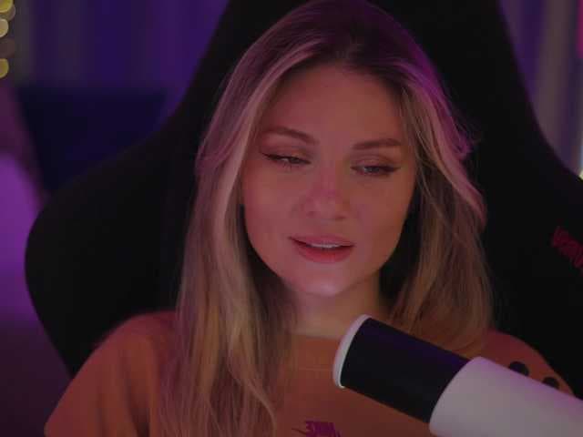 D_i_aM live cam