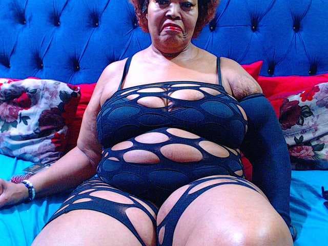 Ebonycandy10 live cam