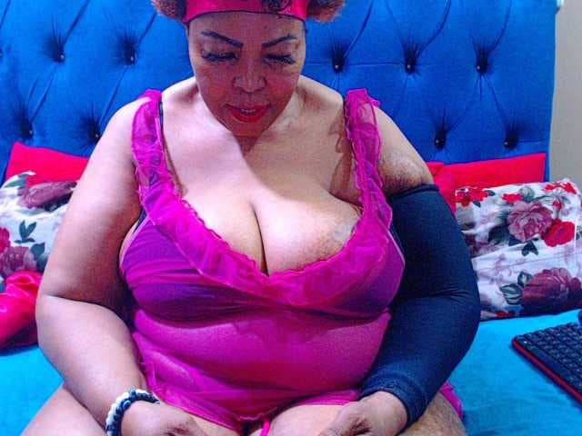 Ebonycandy10 live cam