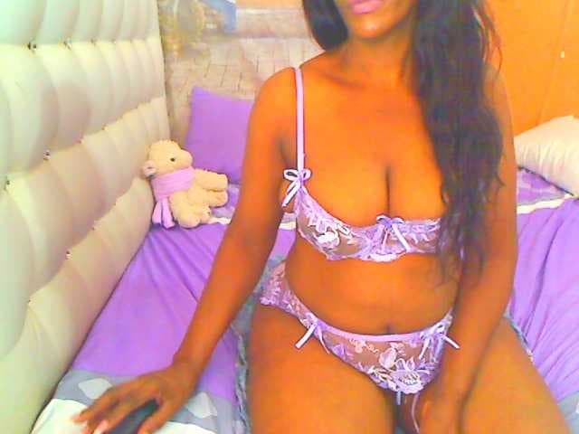HOTLILLIE live cam on BongaCams