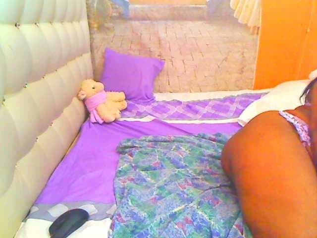 HOTLILLIE live cam