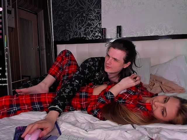 FuckinHotCouple live cam