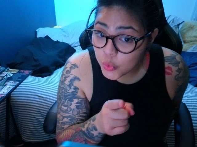 Miacanelaxo live cam