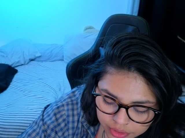 Miacanelaxo live cam