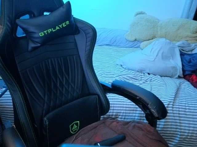 Miacanelaxo live cam