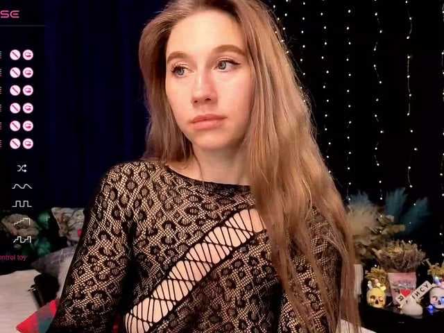 kiskaWEDNESDAY live cam