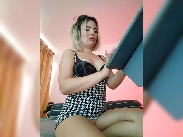 Minni____Mia live cam