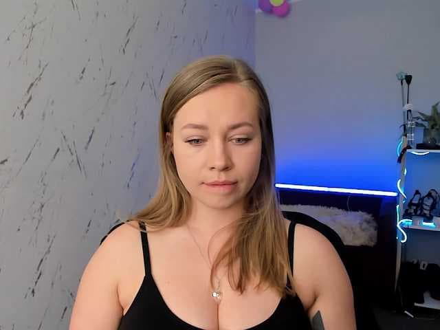 hollyBB live cam
